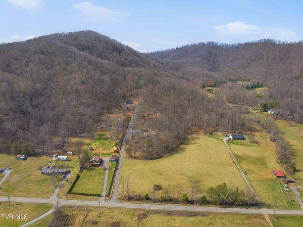 $389,900 | 724 Dry Creek Road, Unit TR3 & TR4, Jonesborough, TN 37659