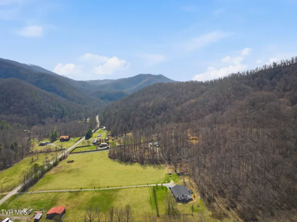 $389,900 | 724 Dry Creek Road, Unit TR3 & TR4, Jonesborough, TN 37659