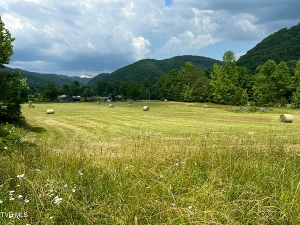 $389,900 | 724 Dry Creek Road, Unit TR3 & TR4, Jonesborough, TN 37659