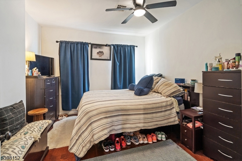 1111 12hampton Place Elizabeth, NJ 07201 - Photo 13 of 22