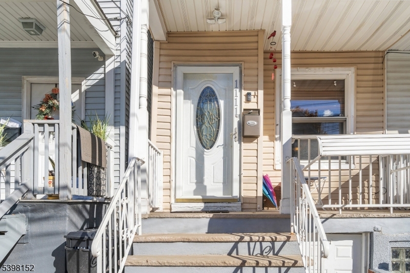 1111 12hampton Place Elizabeth, NJ 07201 - Photo 2 of 22