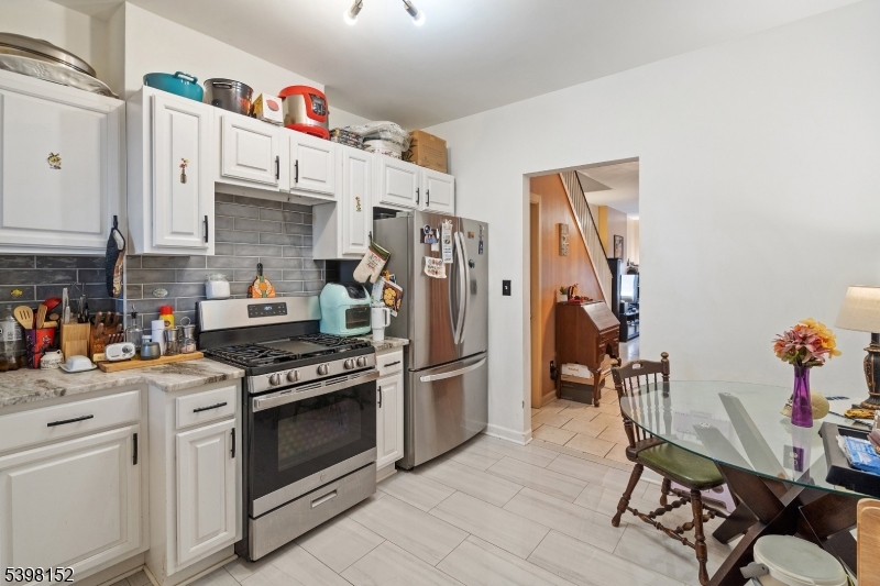 1111 12hampton Place Elizabeth, NJ 07201 - Photo 8 of 22