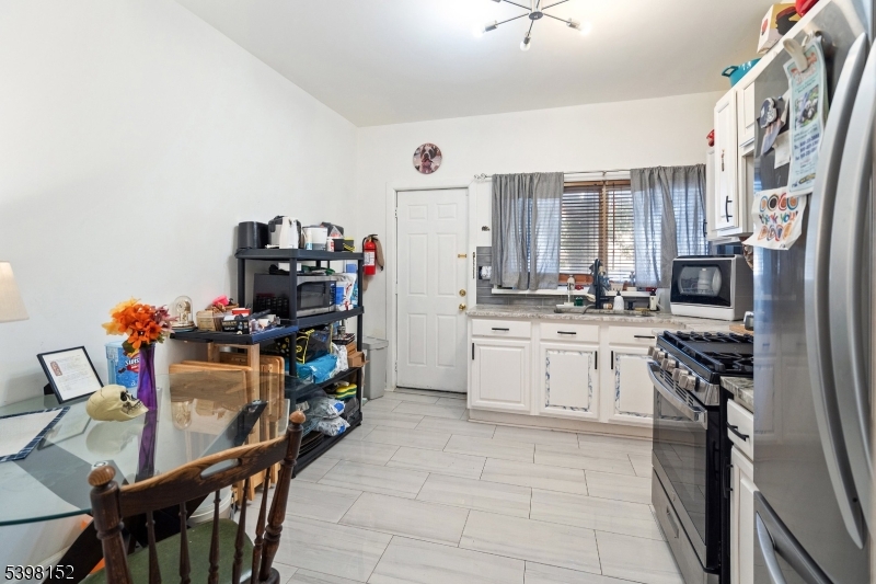 1111 12hampton Place Elizabeth, NJ 07201 - Photo 10 of 22