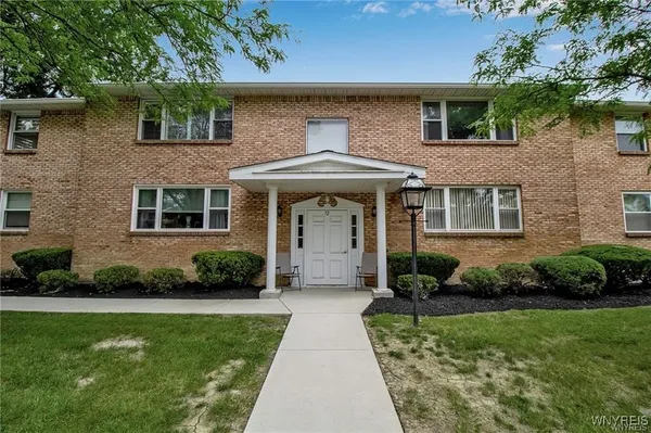 $199,899 | 72 Old Lyme Drive, Unit 3, Amherst, NY 14221