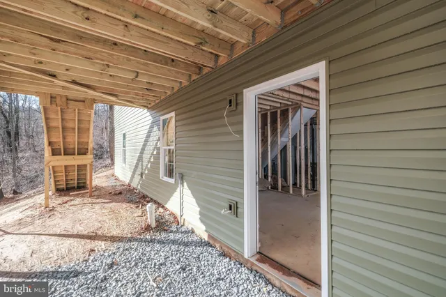 $425,000 | 928 High Top Road, Linden, VA 22642