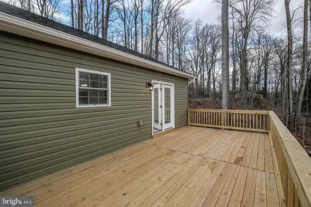 a view of a lake from a yard