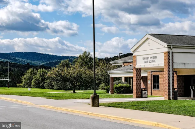 $425,000 | 928 High Top Road, Linden, VA 22642