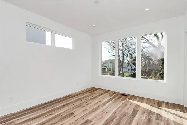 $3,995 | 213 Keswick Avenue, Charlotte, NC 28206