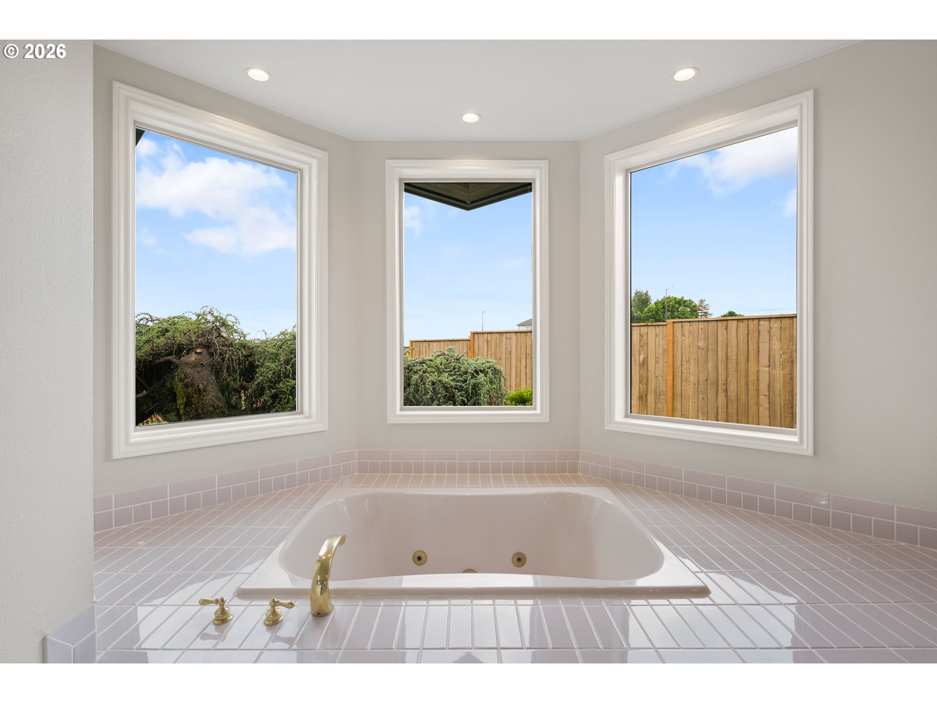 3010 Northwest 18th Avenue Camas, WA 98607 - Photo 23 of 48 Owner's Suite Bathroom
