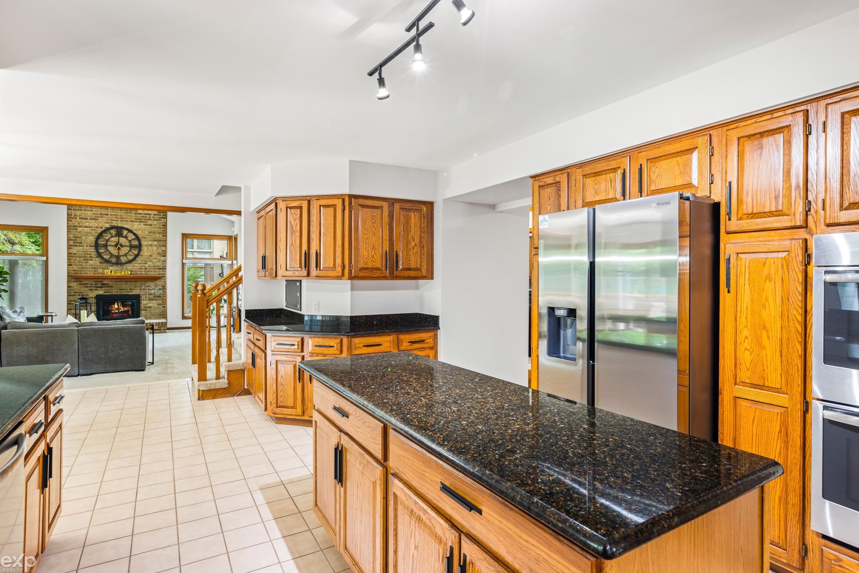 3740 Merriweather Lane Rochester Hills, MI 48306 - Photo 13 of 56