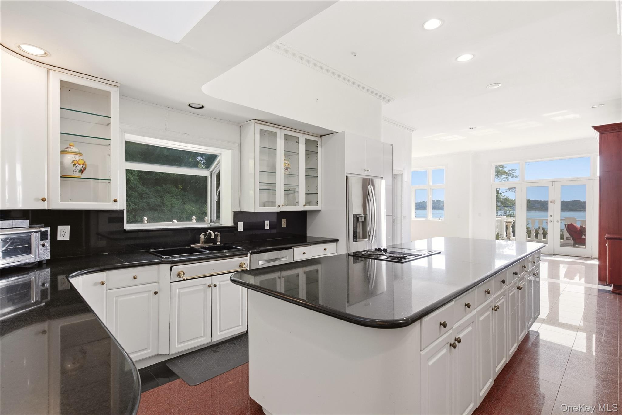 1007 West Shore Road Mill Neck, NY 11765 - Photo 18 of 48 Gallery Image 18