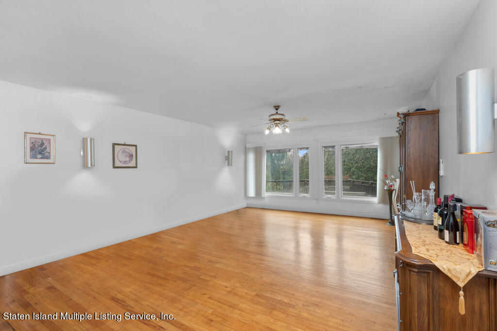Family room 2