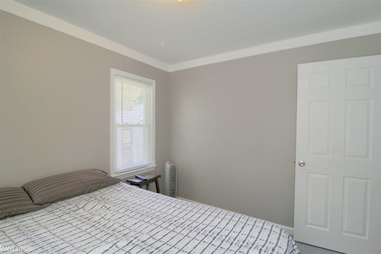 21781 Rausch Avenue Eastpointe, MI 48021 - Photo 12 of 25