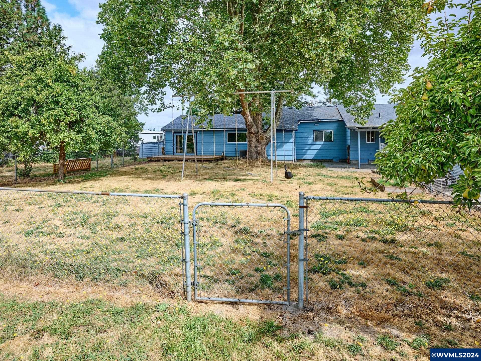 13422 Hobart Road Northeast Silverton, OR 97381 - Photo 9 of 47 Gallery Image 9