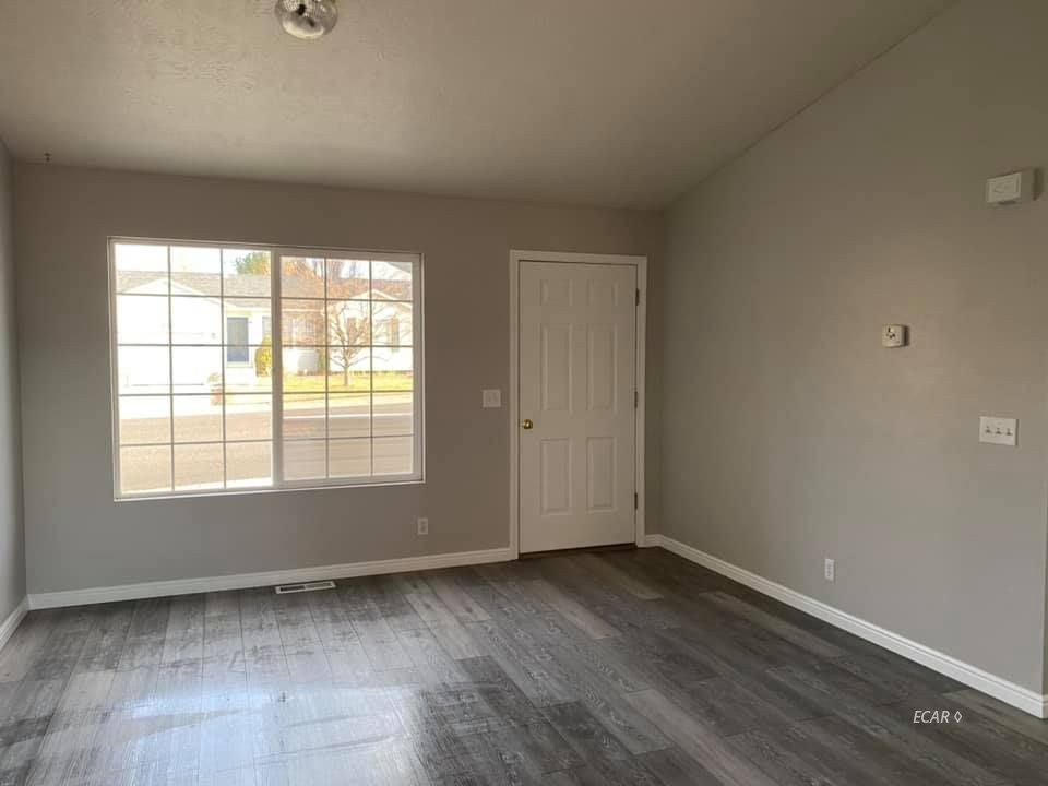 2105 Columbine Lane Elko, NV 89801 - Photo 5 of 16 Gallery Image 5