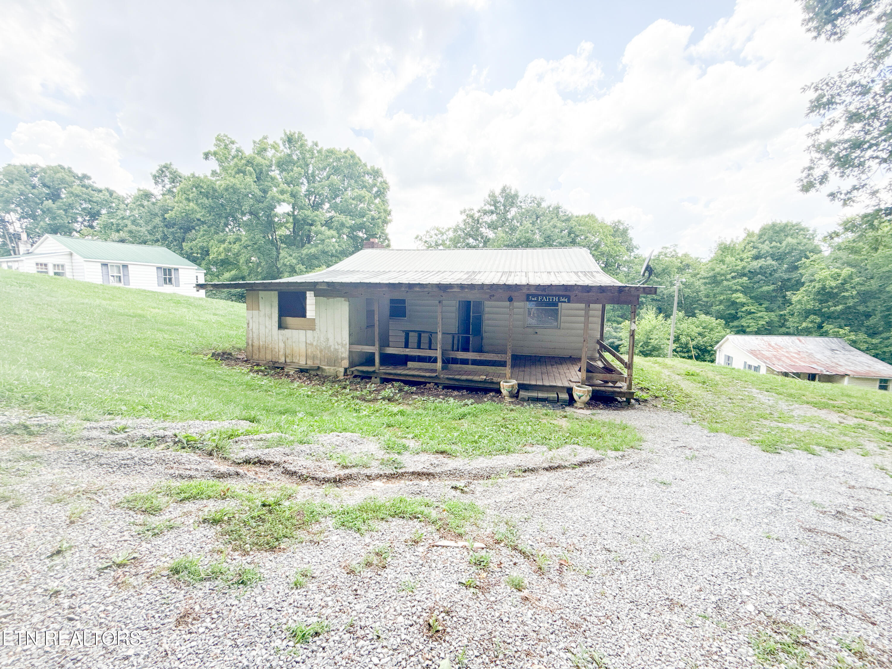 2518 Roseberry Road Mascot, TN 37806 - Photo 16 of 41 040-SMALL