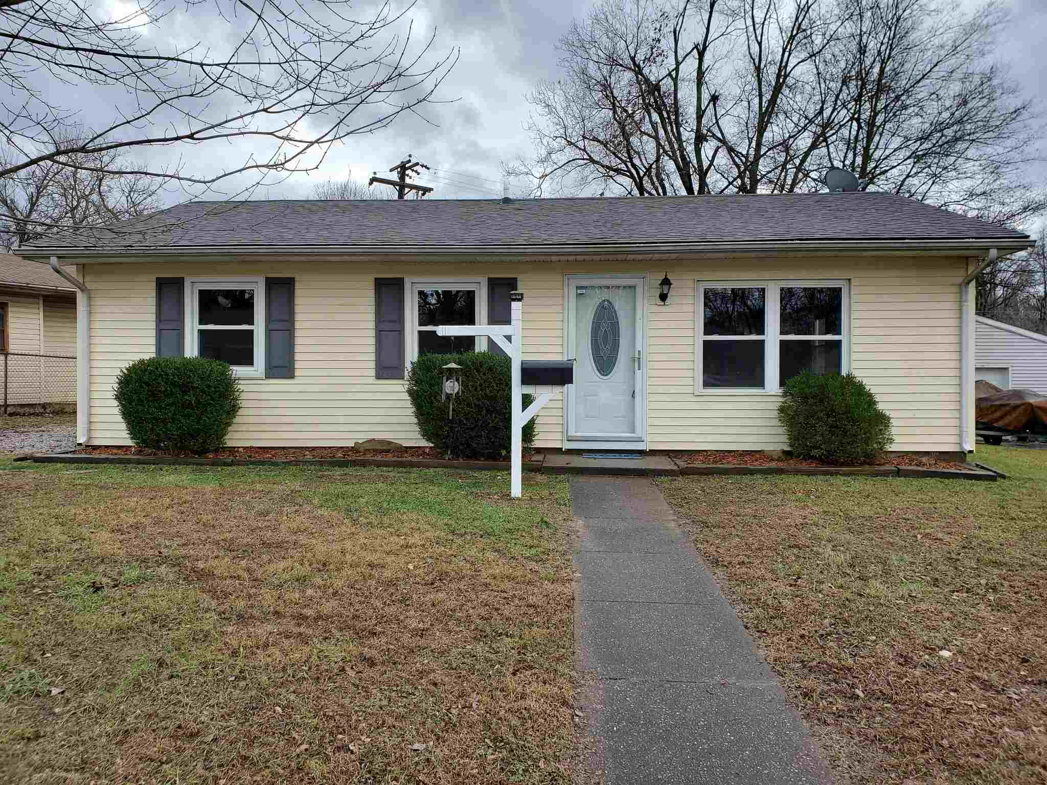 5213 Chadwick Road Evansville, IN 47710 - Photo 1 of 19 Gallery Image 1
