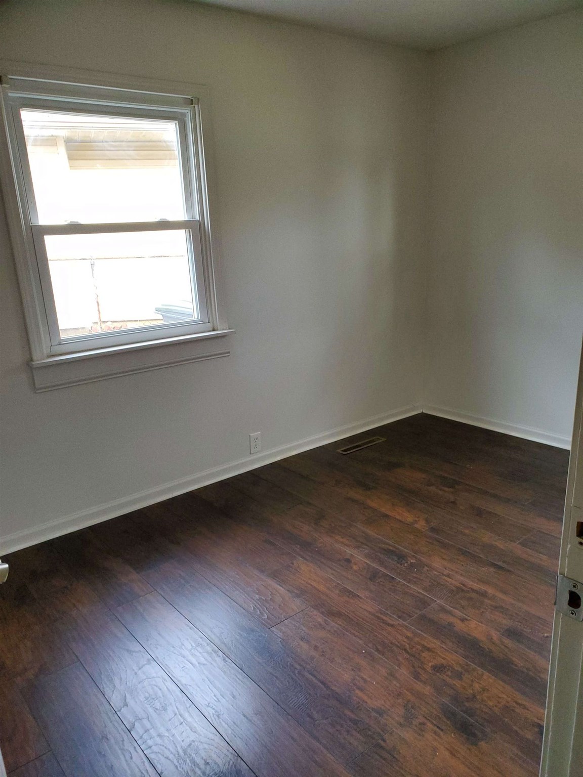 5213 Chadwick Road Evansville, IN 47710 - Photo 13 of 19 Gallery Image 13