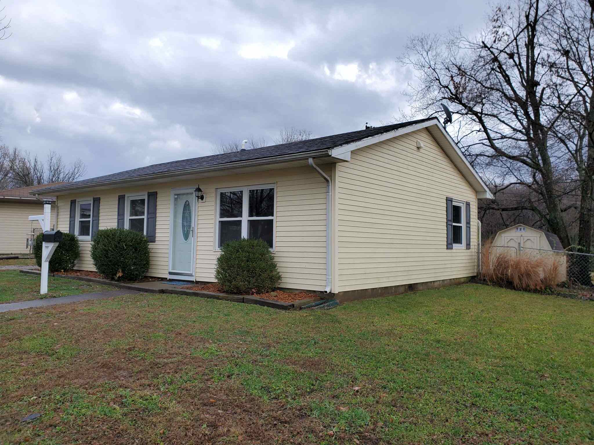 5213 Chadwick Road Evansville, IN 47710 - Photo 3 of 19 Gallery Image 3