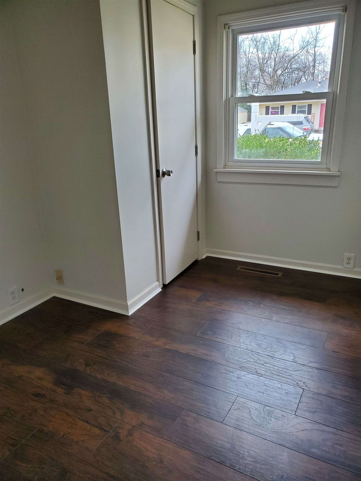 5213 Chadwick Road Evansville, IN 47710 - Photo 10 of 19 Gallery Image 10