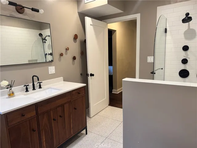 $5,950 | 2248 East Chevy Chase Drive, Glendale, CA 91206