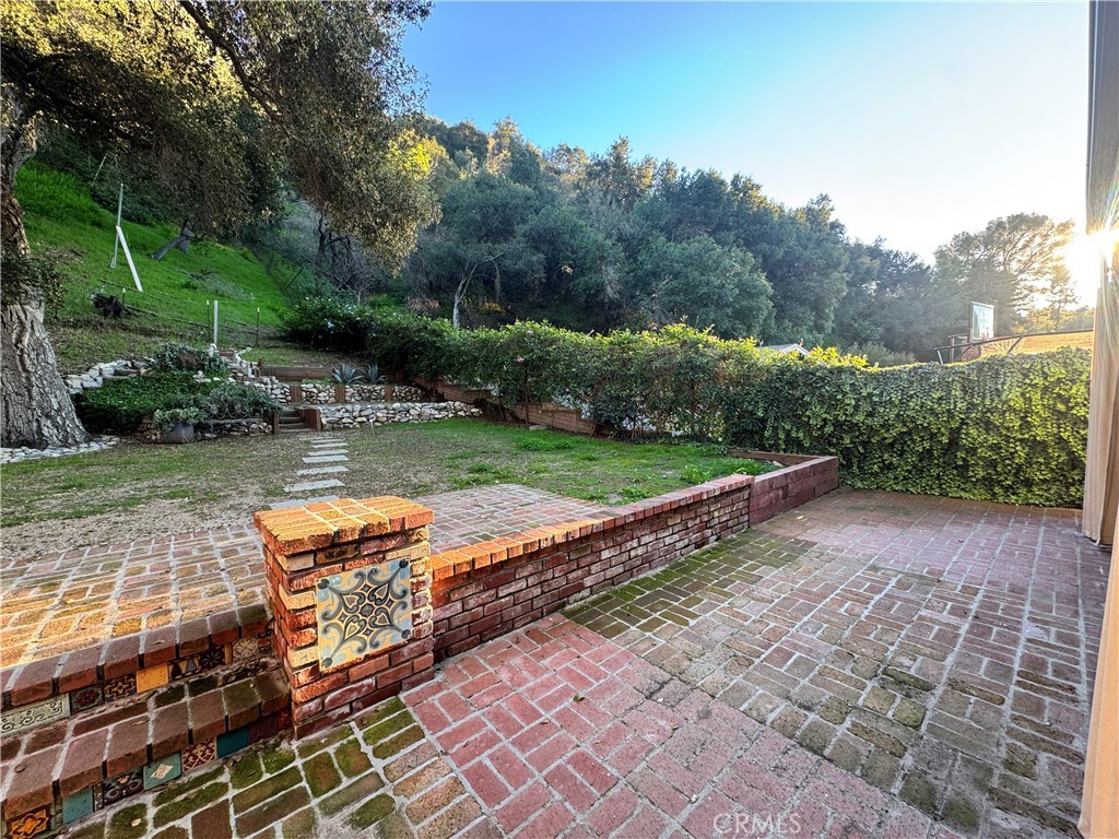 2248 East Chevy Chase Drive Glendale, CA 91206 - Photo 11 of 25 a view of a backyard with sitting area