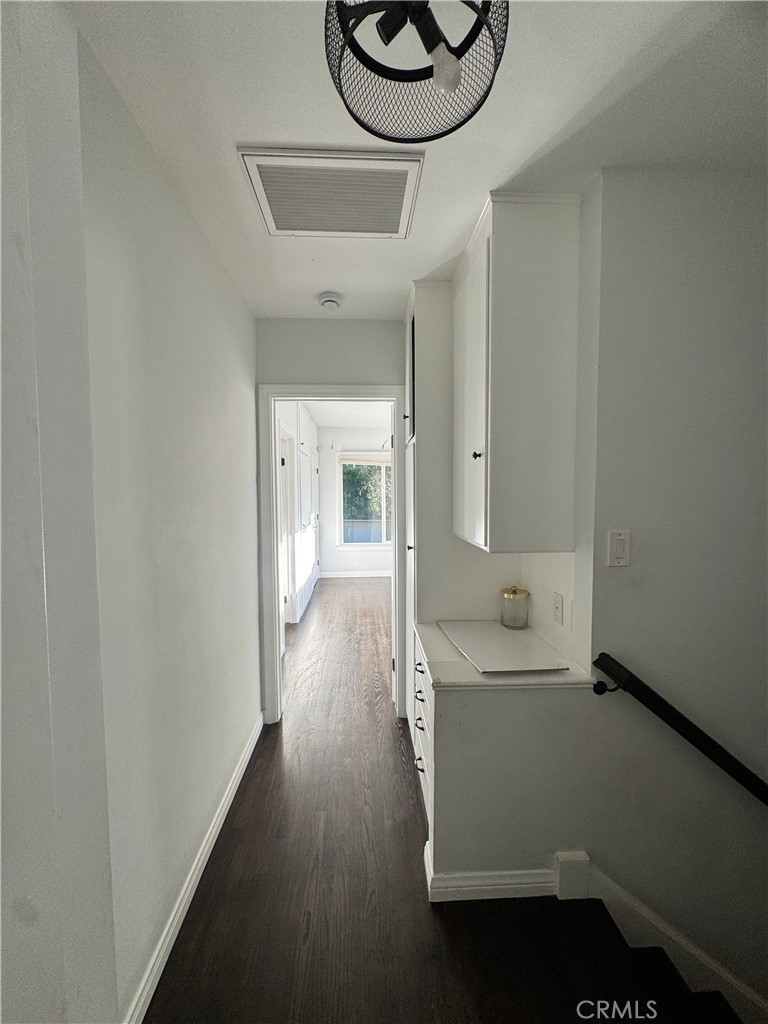 2248 East Chevy Chase Drive Glendale, CA 91206 - Photo 15 of 25 a bathroom with a sink and a mirror