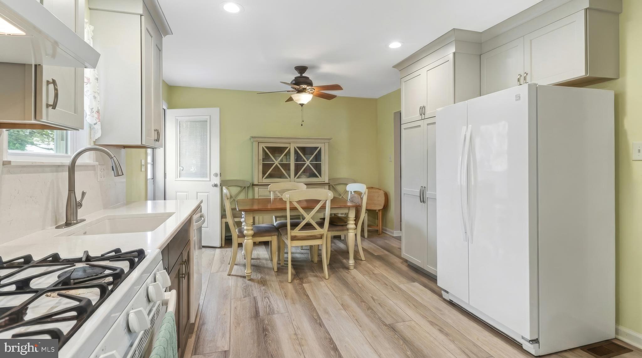 321 Thompson Avenue Chesilhurst, NJ 08089 - Photo 15 of 45