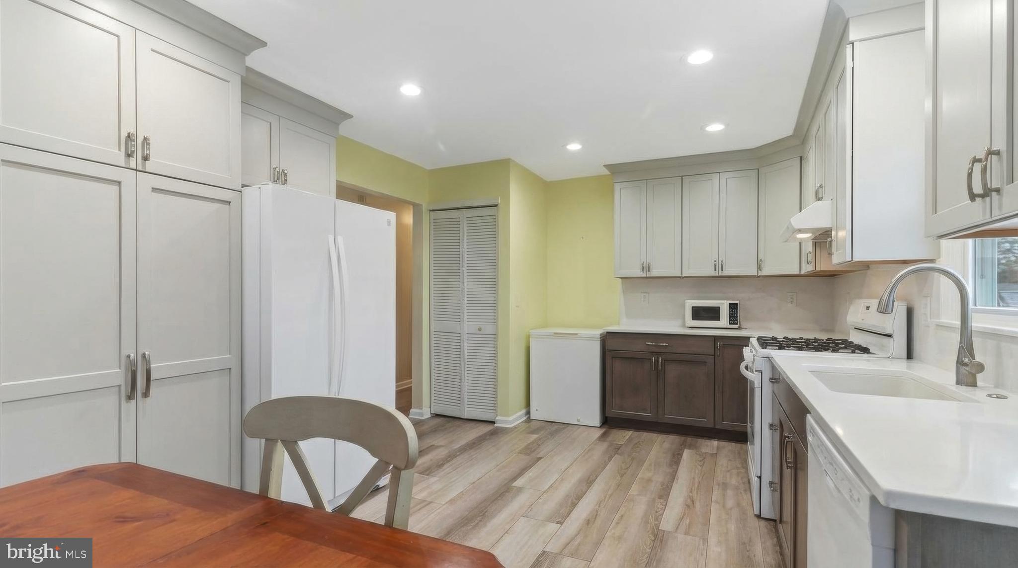 321 Thompson Avenue Chesilhurst, NJ 08089 - Photo 16 of 45