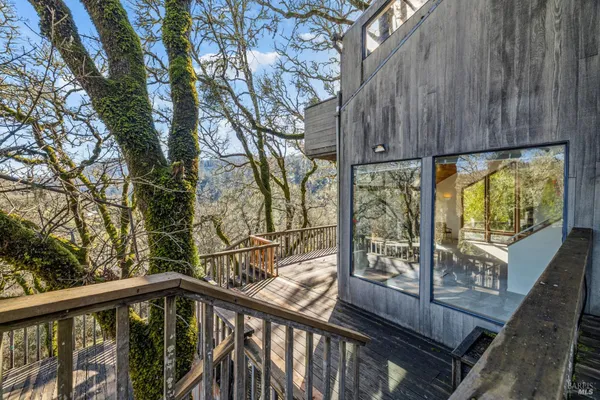 $1,089,000 | 9105 Loch Haven Drive, Santa Rosa, CA 95404