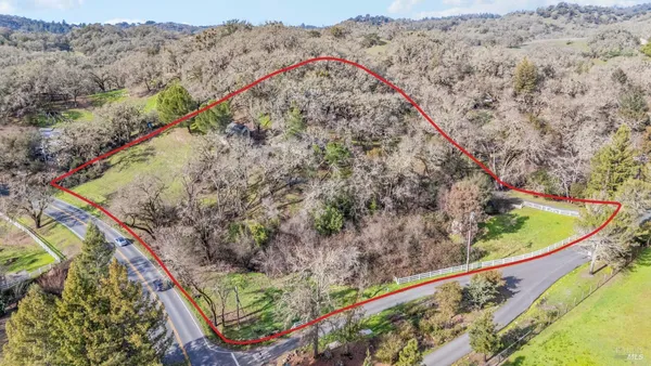 $1,089,000 | 9105 Loch Haven Drive, Santa Rosa, CA 95404