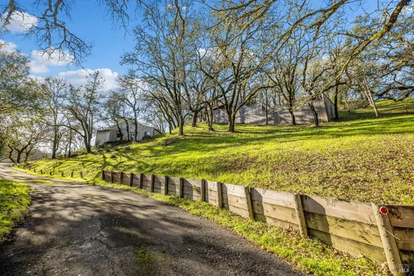 $1,089,000 | 9105 Loch Haven Drive, Santa Rosa, CA 95404