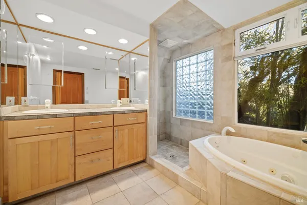 $1,089,000 | 9105 Loch Haven Drive, Santa Rosa, CA 95404