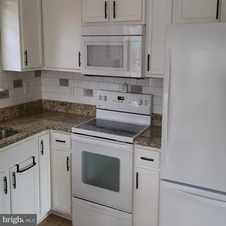 $2,570 | 135 Hill Valley Drive, Winchester, VA 22602