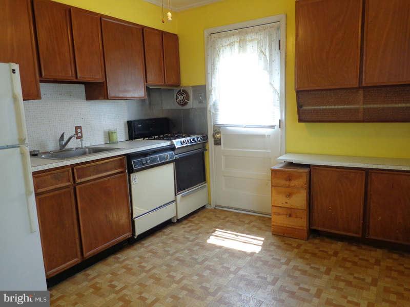 8711 Jenifer Road Baltimore, MD 21234 - Photo 4 of 19 Kitchen
