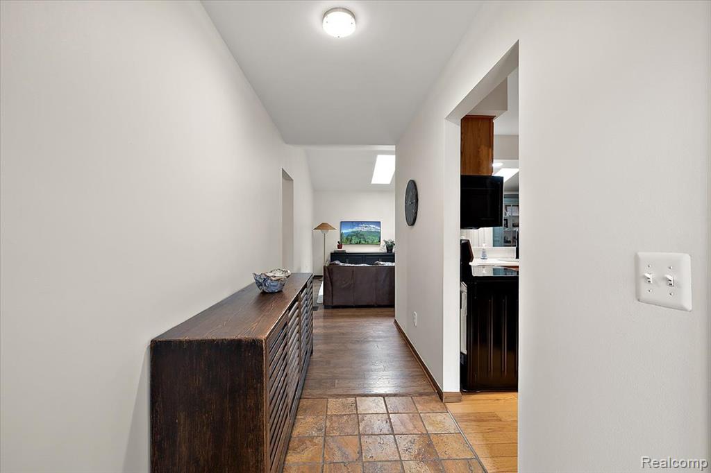 51604 Base Street New Baltimore, MI 48047 - Photo 6 of 47 Gallery Image 6