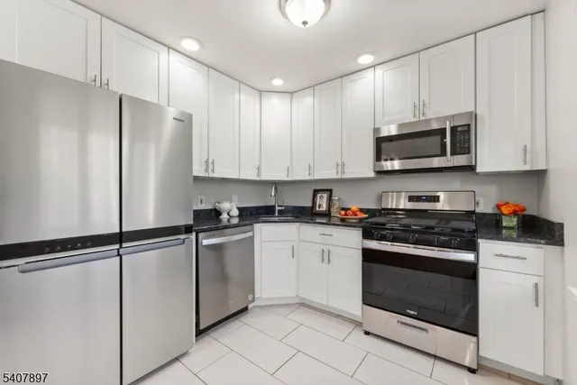 $599,999 | 57 Daria Lane, Berkeley Heights, NJ 07922