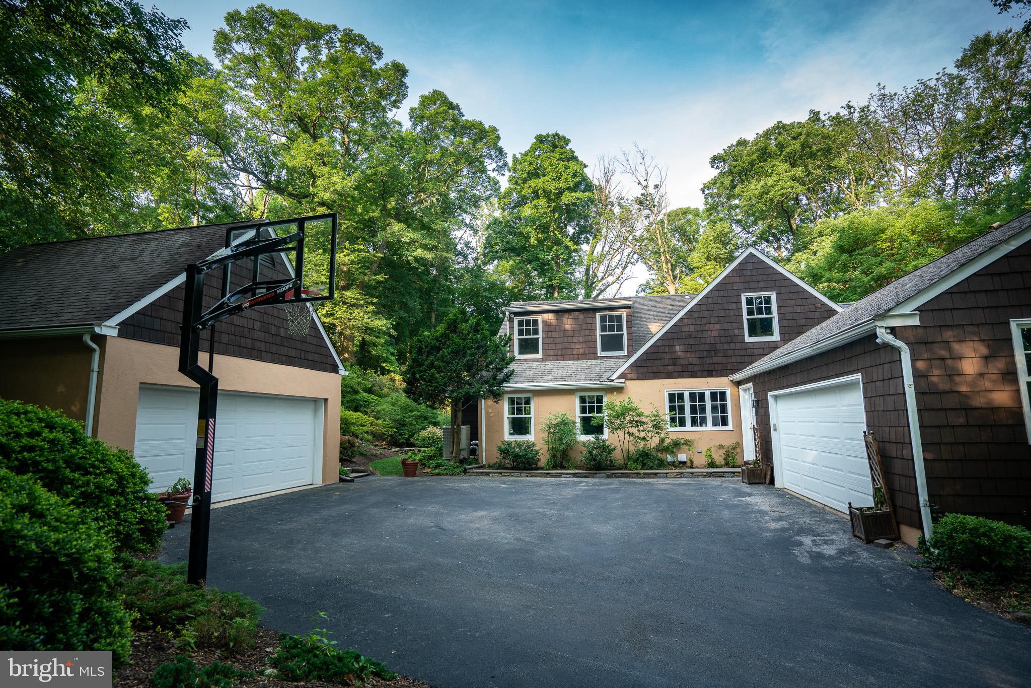 1550 Mt Pleasant Road Villanova, PA 19085 - Photo 30 of 38 Driveway and Garages,