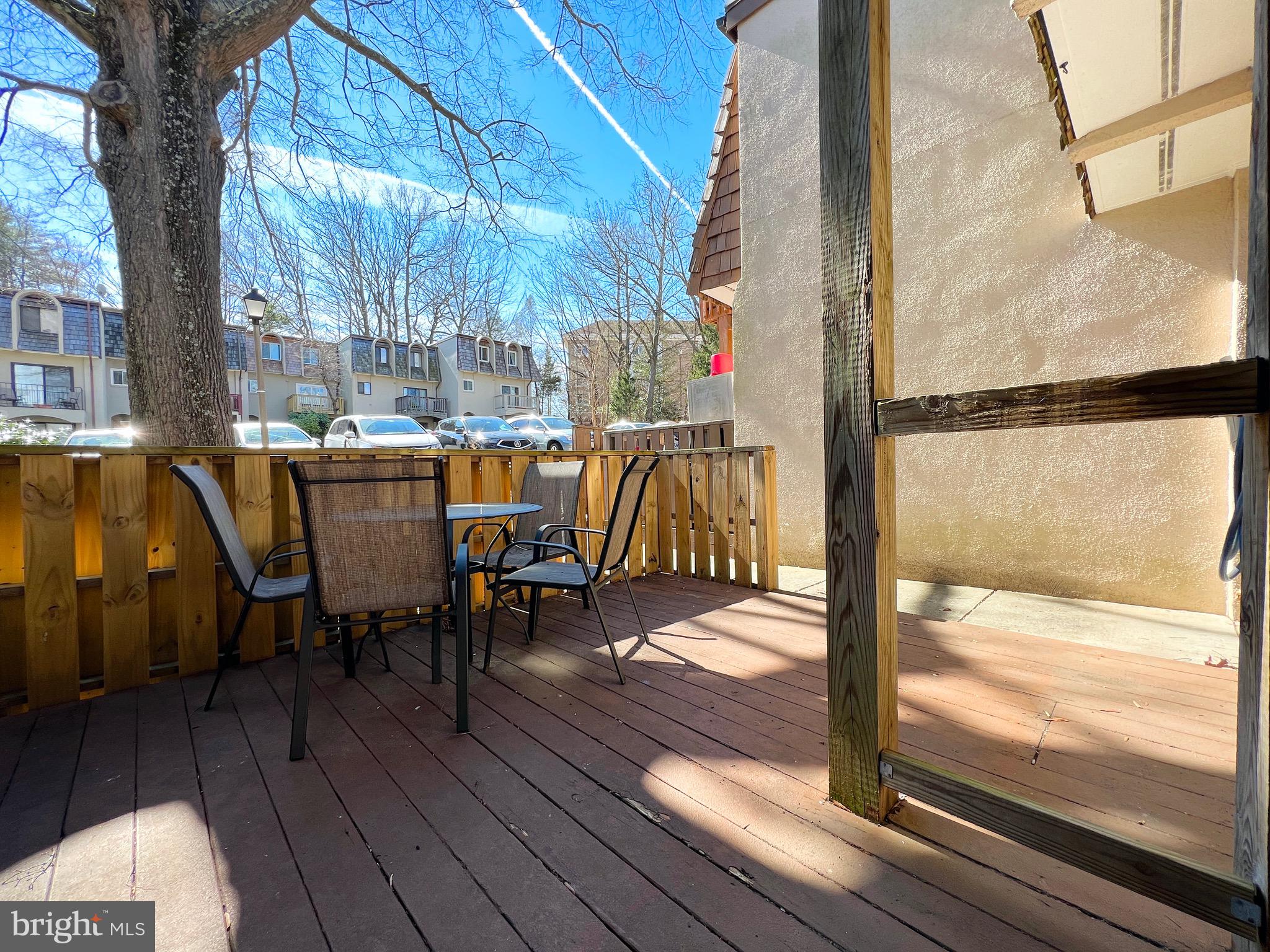 1610 Valencia Way Reston, VA 20190 - Photo 3 of 19 Sunny front patio
