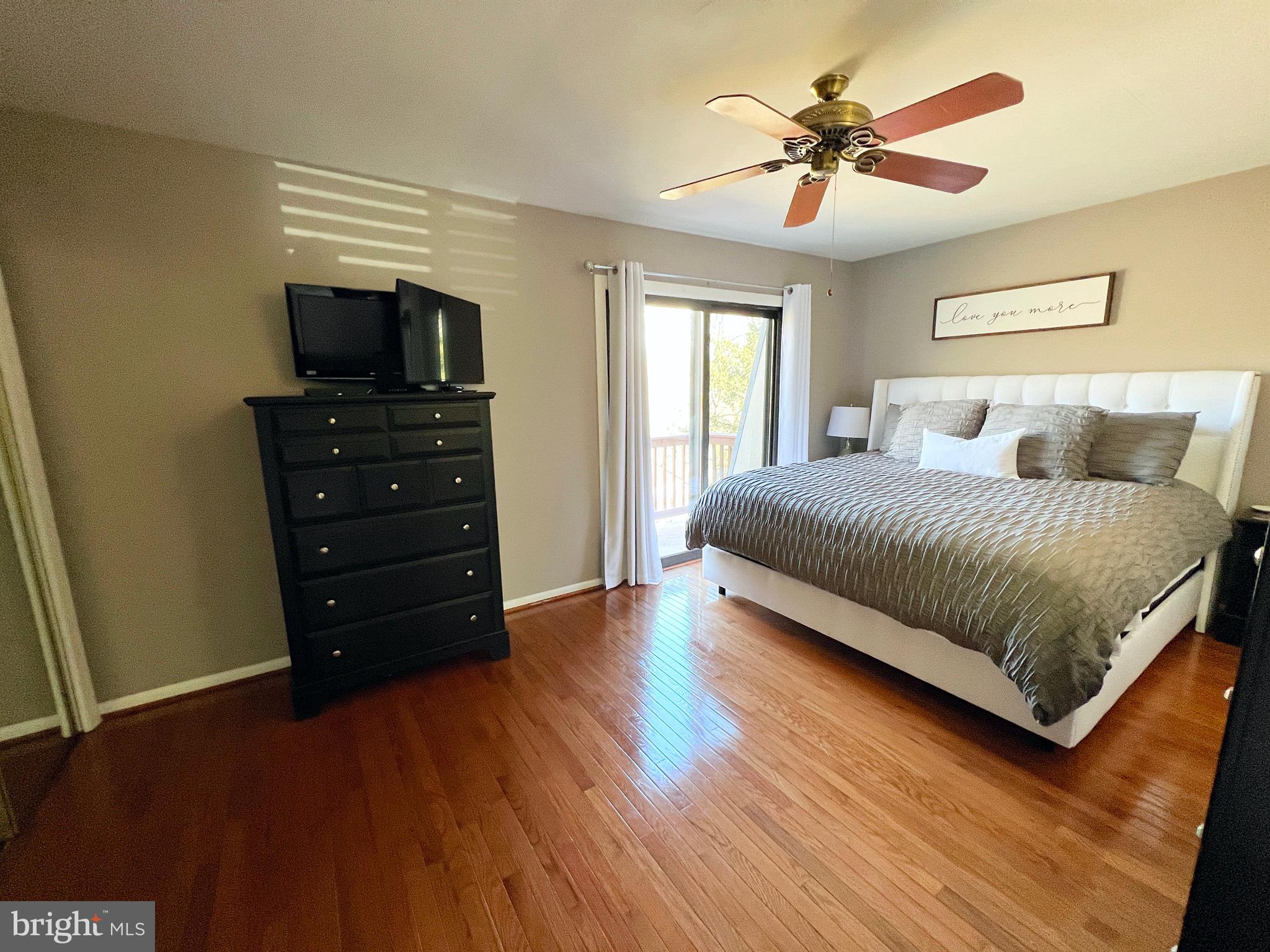 1610 Valencia Way Reston, VA 20190 - Photo 9 of 19 Primary Bedroom