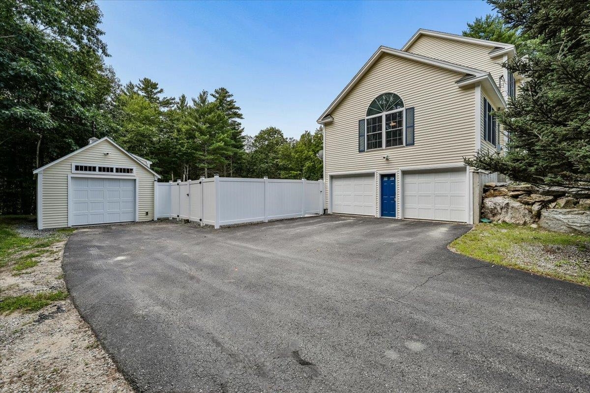 110 Middle Road Deerfield, NH 03037 - Photo 9 of 52 Gallery Image 9