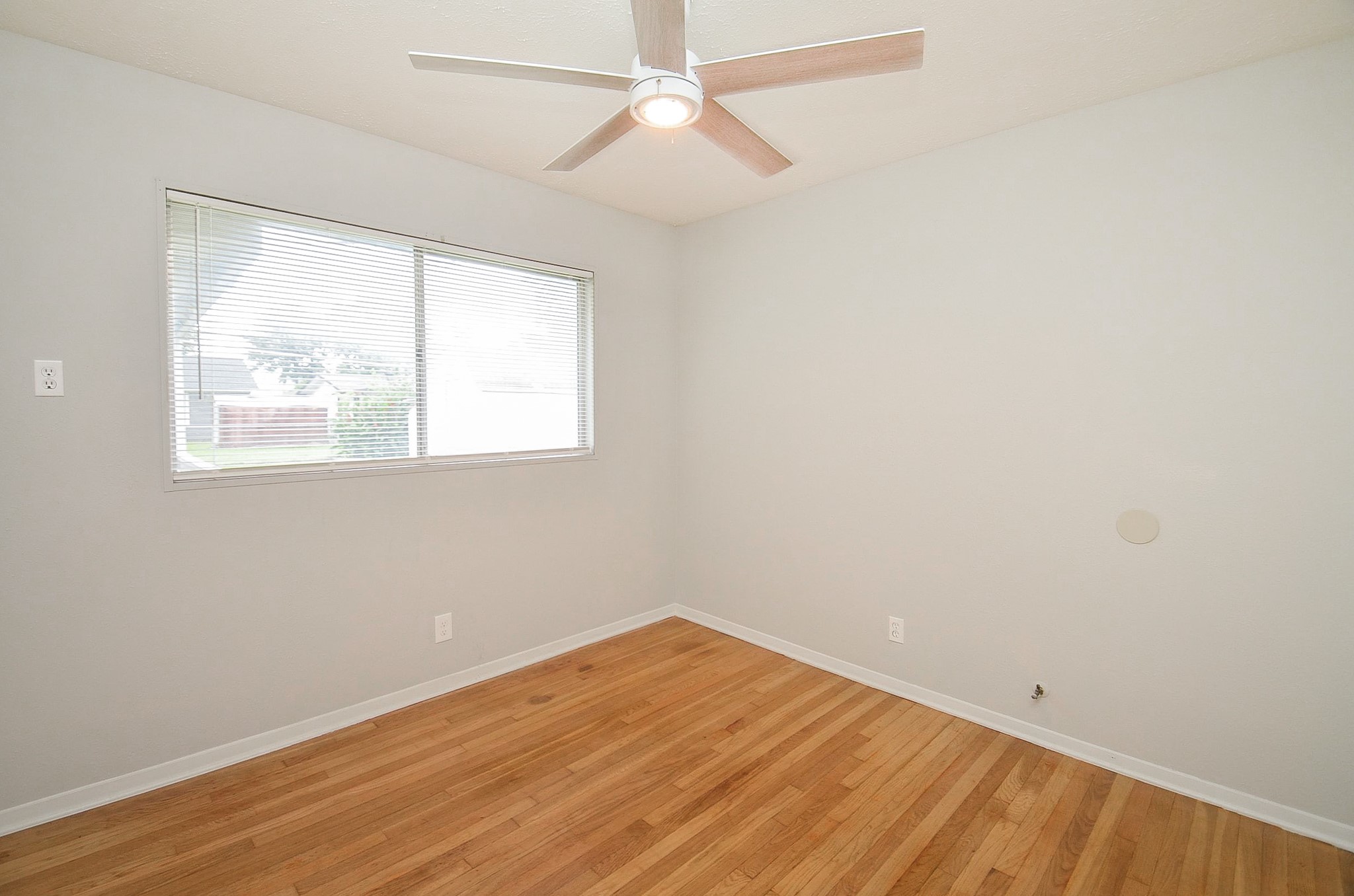 6322 Clemson Street Houston, TX 77092 - Photo 17 of 20