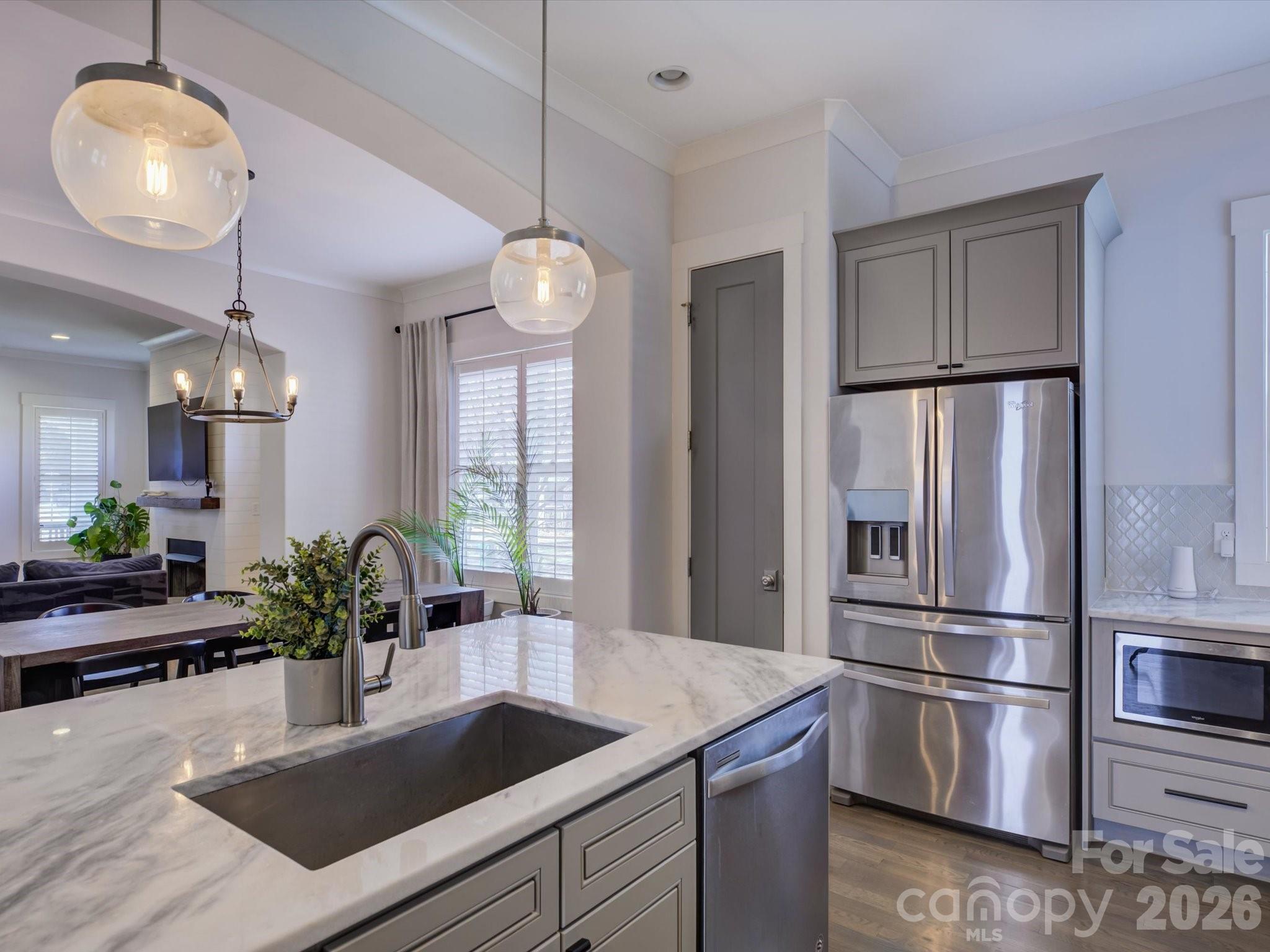 2574 Barry Street Charlotte, NC 28205 - Photo 11 of 38