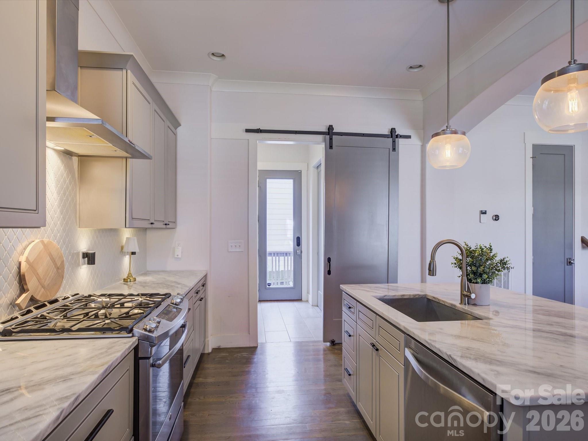 2574 Barry Street Charlotte, NC 28205 - Photo 14 of 38