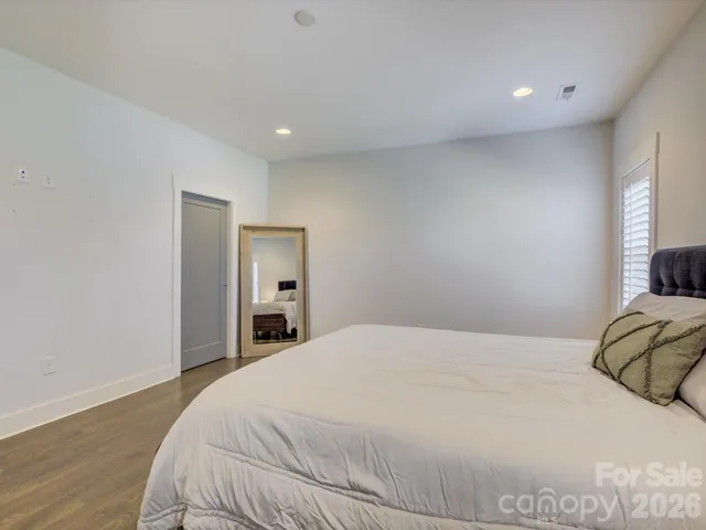 $975,000 | 2574 Barry Street, Charlotte, NC 28205