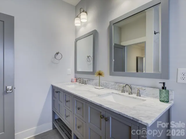$975,000 | 2574 Barry Street, Charlotte, NC 28205