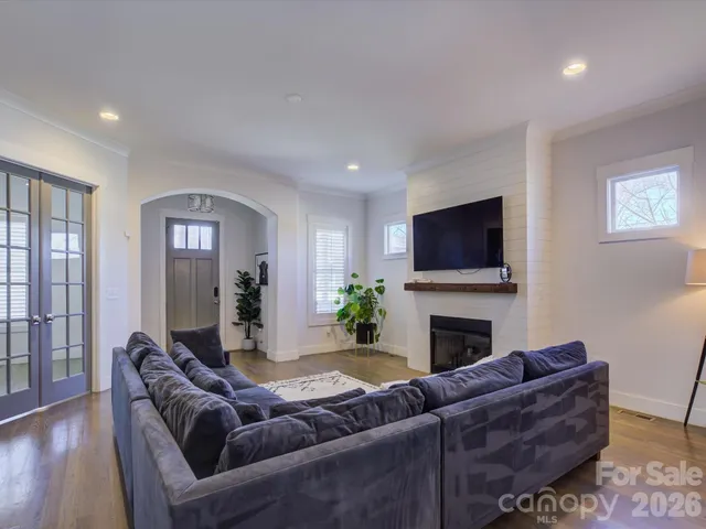 $975,000 | 2574 Barry Street, Charlotte, NC 28205