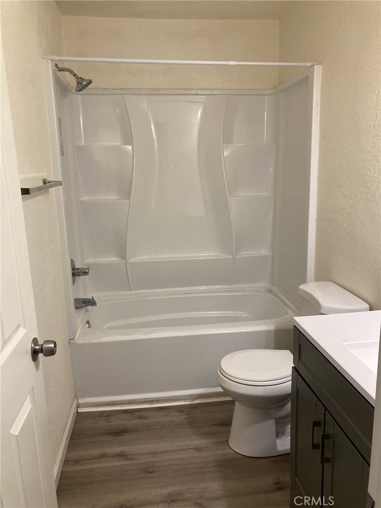 1131 Barstow Road Barstow, CA 92311 - Photo 14 of 36 Unit B - Bathroom #1