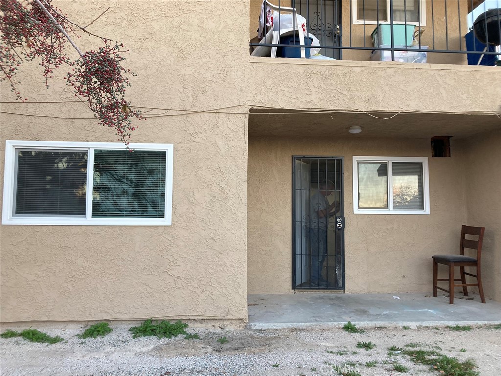 1131 Barstow Road Barstow, CA 92311 - Photo 24 of 36 Unit B - Back patio in separately fenced yard