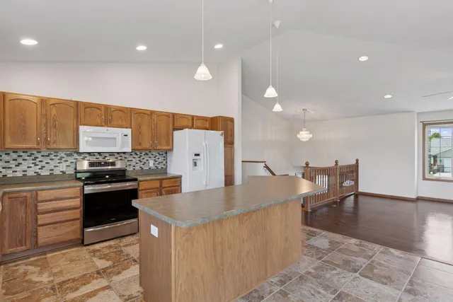 $380,000 | 101 La Costa Lane, Mankato, MN 56001